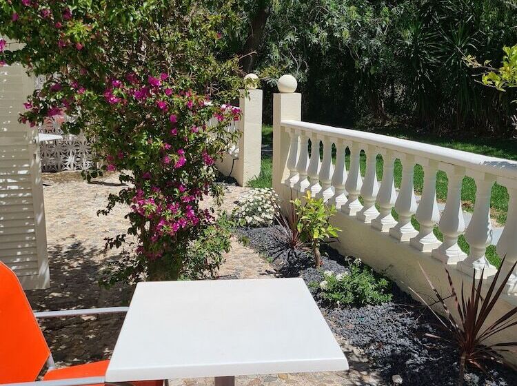 Отель Hôtel De La Mer