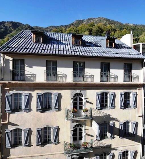 Отель Hôtel La Montagne Fleurie