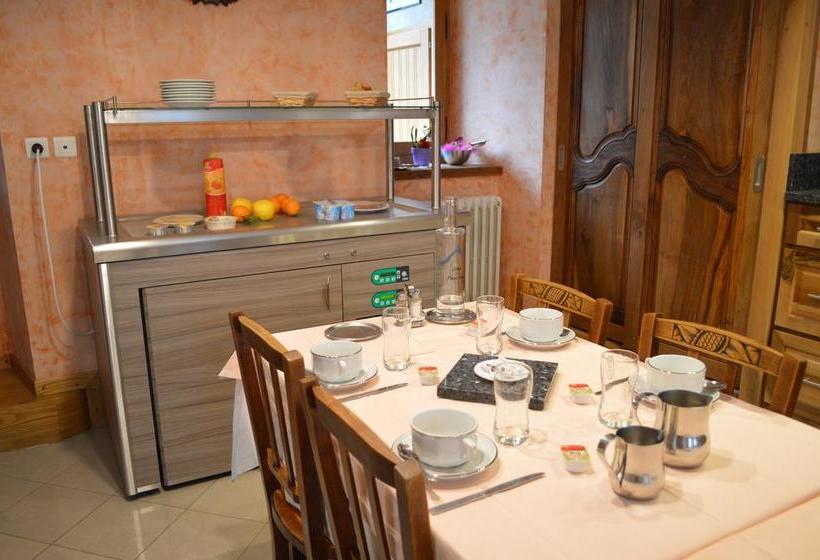 Отель Hôtel La Montagne Fleurie