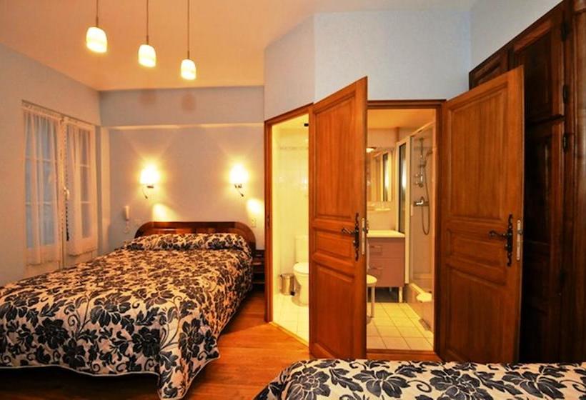 Отель Hôtel La Montagne Fleurie