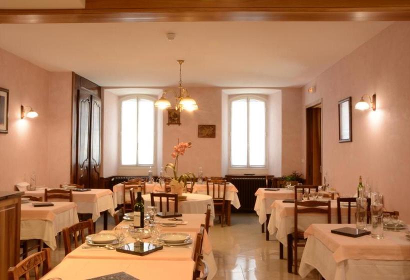 Отель Hôtel La Montagne Fleurie