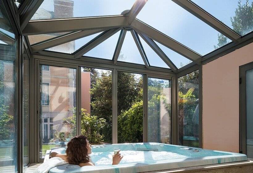 Отель Hôtel Spa Thermalia