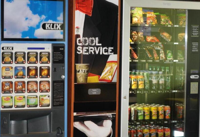 호텔 Ibis Budget Laval