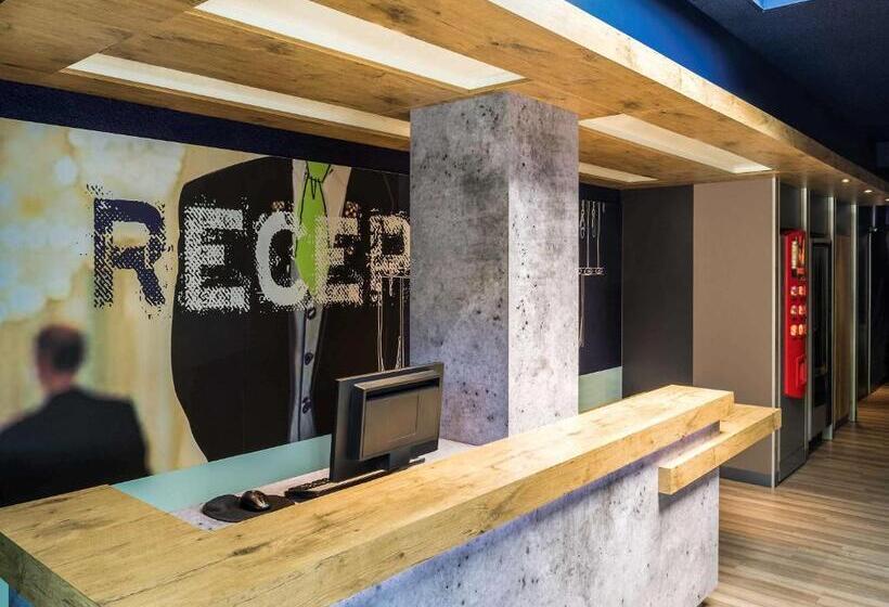 Отель Hôtel Ibis Budget Nantes Nord St Herblain