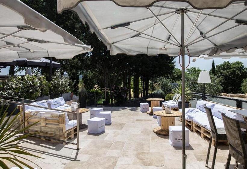 هتل La Bastide De Venelles