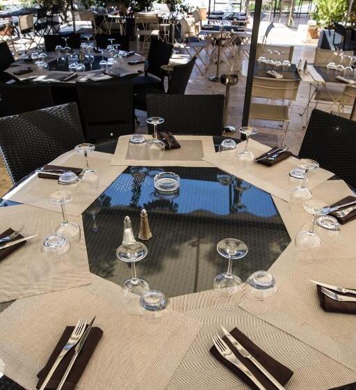 هتل La Bastide De Venelles