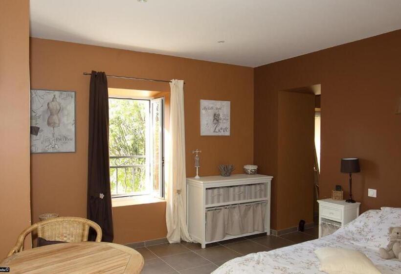 هتل La Bastide De Venelles