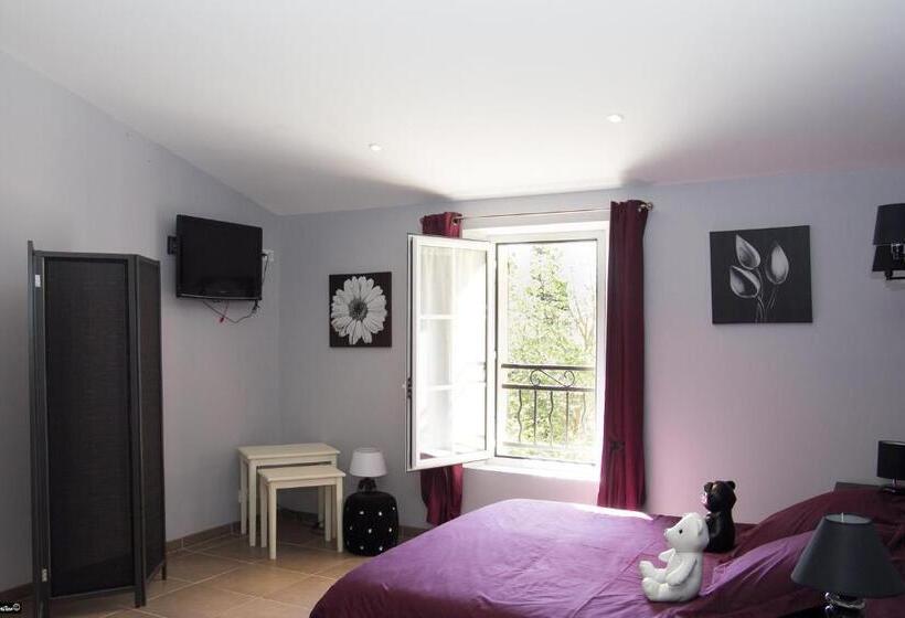 هتل La Bastide De Venelles