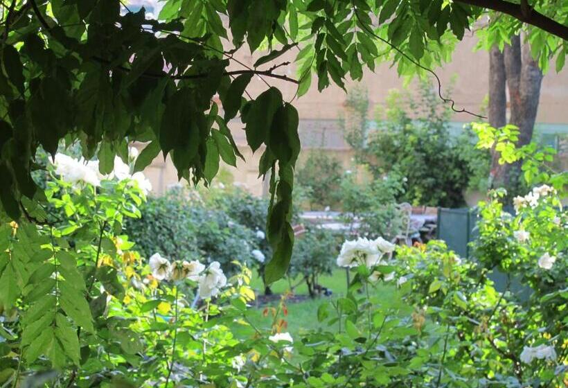 Отель La Maison De Sophie