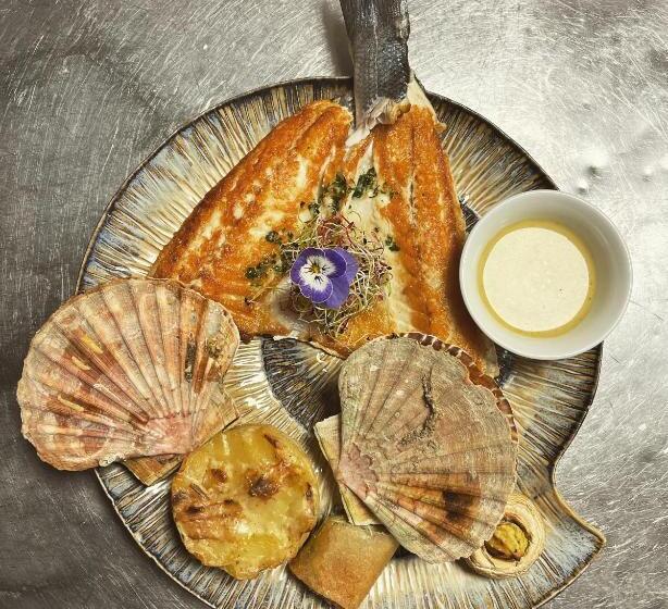 Отель Les Enfants Terribles