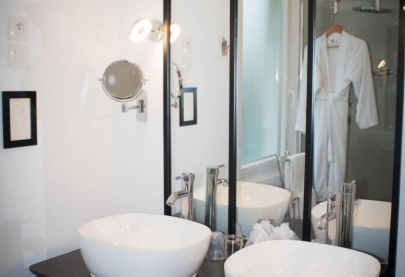 호텔 Logis Hôtel & Restaurant Au Clos Paillé Charme & Caractère