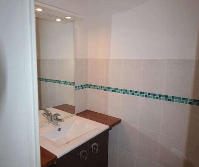 호텔 Logis Hôtel & Restaurant Au Clos Paillé Charme & Caractère