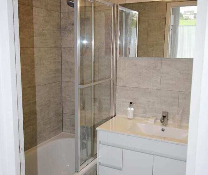 호텔 Logis Hôtel & Restaurant Au Clos Paillé Charme & Caractère