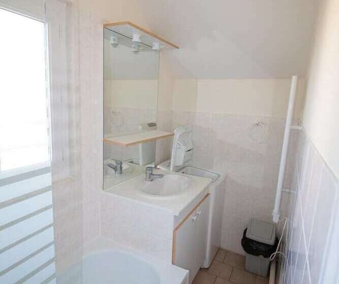 호텔 Logis Hôtel & Restaurant Au Clos Paillé Charme & Caractère