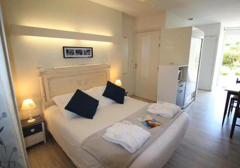 호텔 Logis Hôtel & Restaurant Au Clos Paillé Charme & Caractère