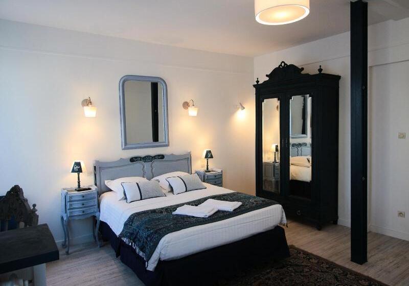 호텔 Logis Hôtel & Restaurant Au Clos Paillé Charme & Caractère