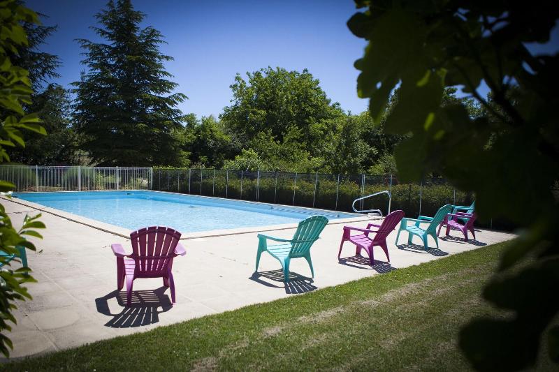 호텔 Logis Hôtel & Restaurant Au Clos Paillé Charme & Caractère