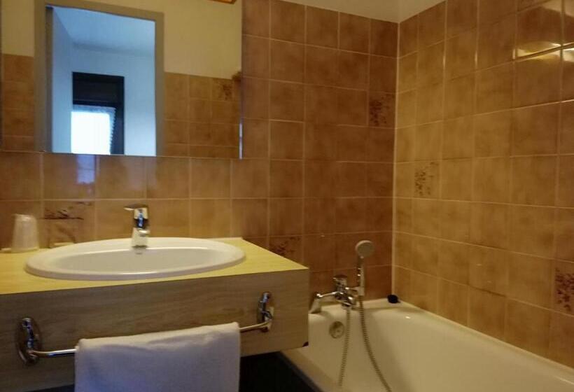 ホテル Terminus Hôtel Des 3 Vallées