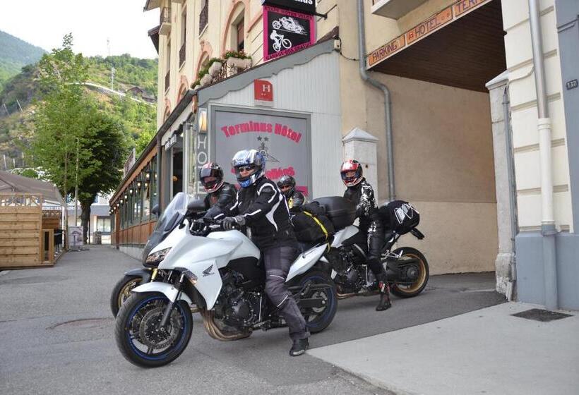 ホテル Terminus Hôtel Des 3 Vallées
