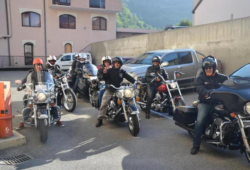 ホテル Terminus Hôtel Des 3 Vallées