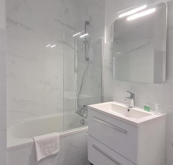 ホテル Terminus Hôtel Des 3 Vallées