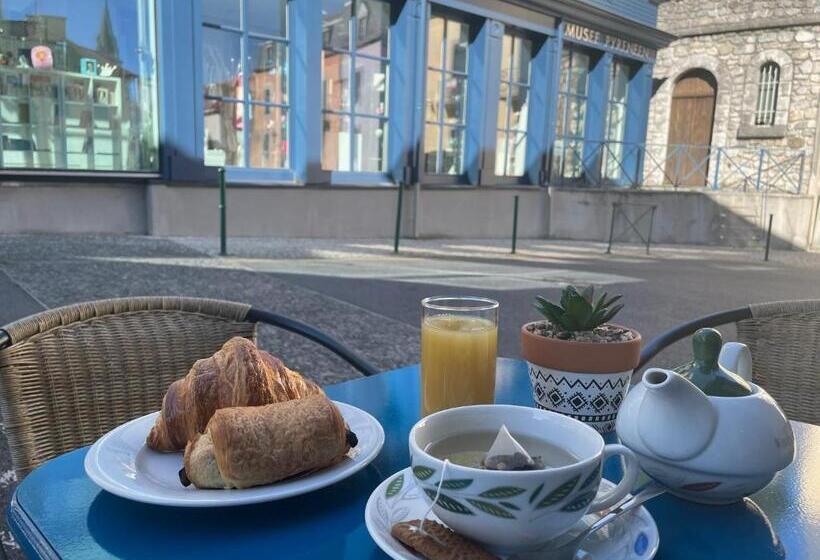 Logis Hotel Castel De Mirambel