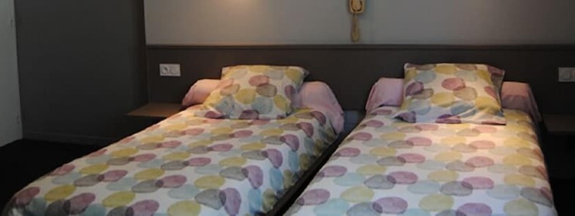 Logis Hotel Castel De Mirambel