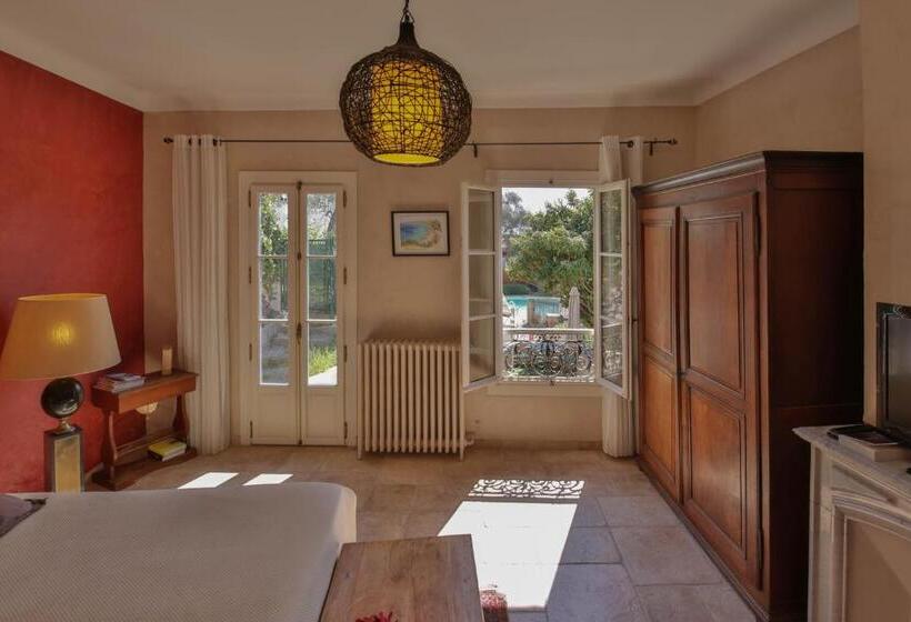 ベッドアンドブレックファースト Castel Enchanté