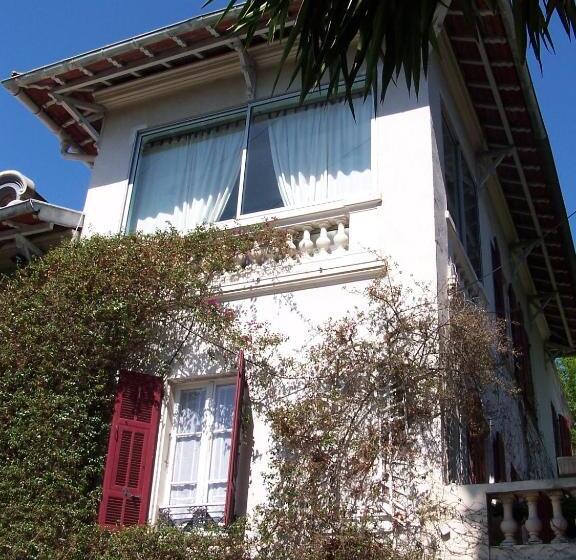 ベッドアンドブレックファースト Castel Enchanté