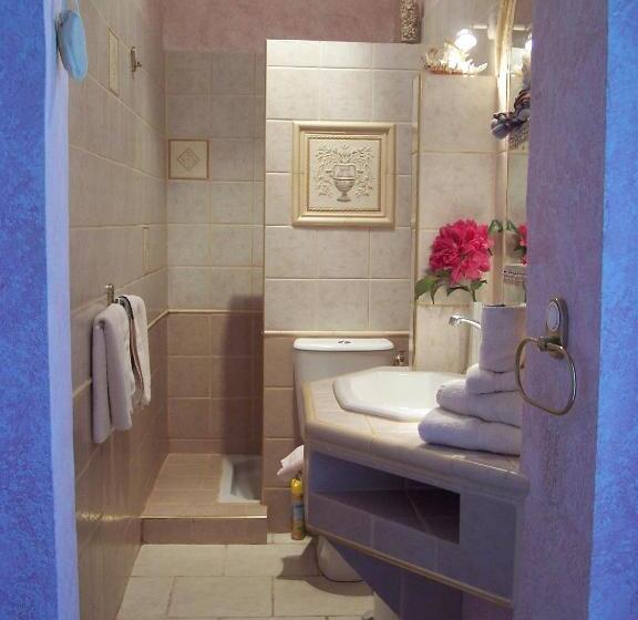 ベッドアンドブレックファースト Castel Enchanté