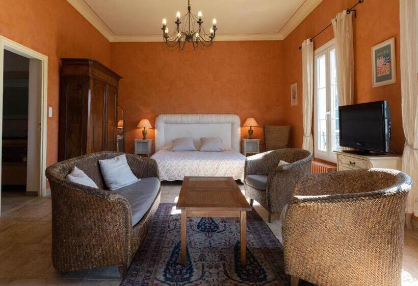 ベッドアンドブレックファースト Castel Enchanté