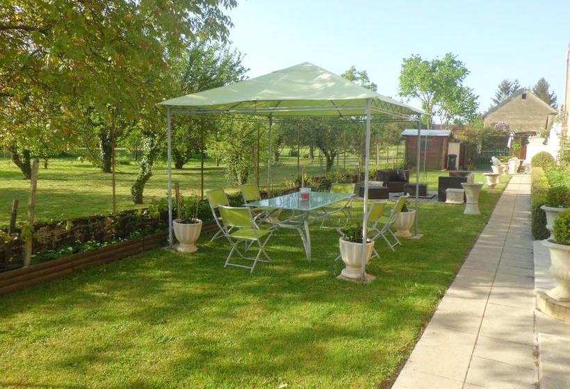 مبيت وإفطار Le Val Du Chapelain