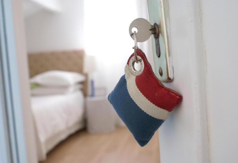 تختخواب و صبحانه Chambre D'hôtes Etchebri