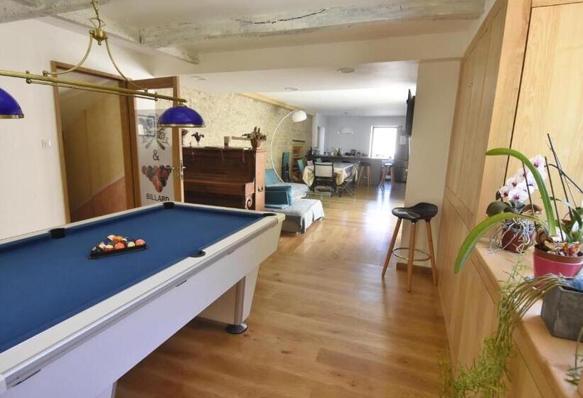 ベッドアンドブレックファースト Chambres D'hôtes Les Charmettes