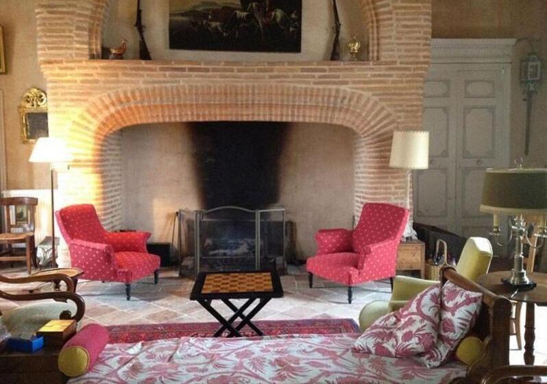 مبيت وإفطار Chateau De Thegra