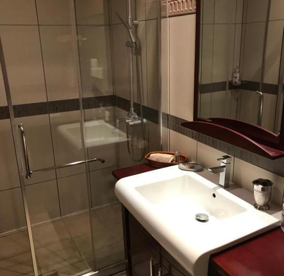 مبيت وإفطار Château De Belle Poule