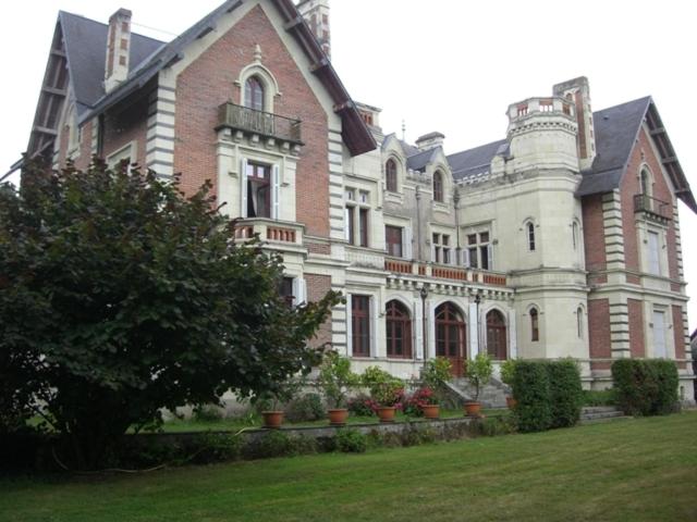 مبيت وإفطار Château De Belle Poule