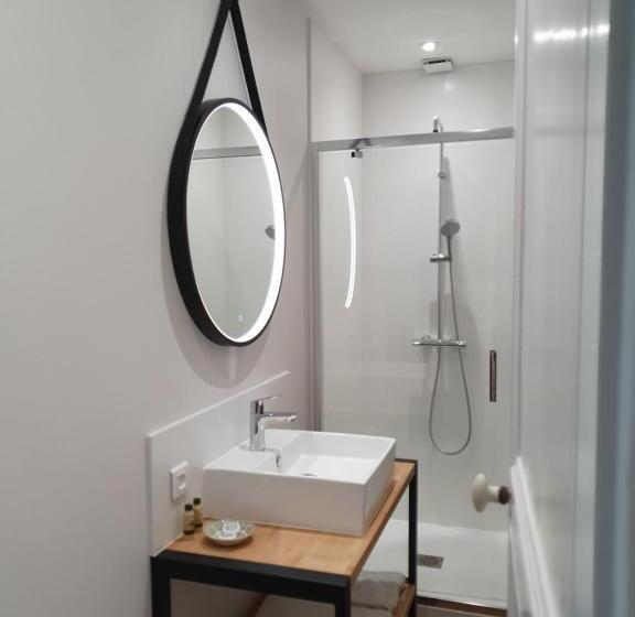 مبيت وإفطار Château Du Bois De La Noe