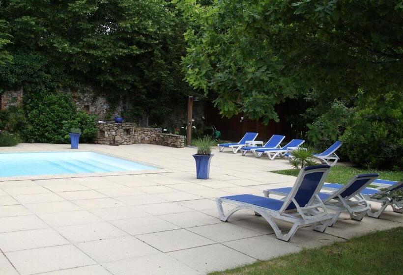 مبيت وإفطار Château Du Bois De La Noe