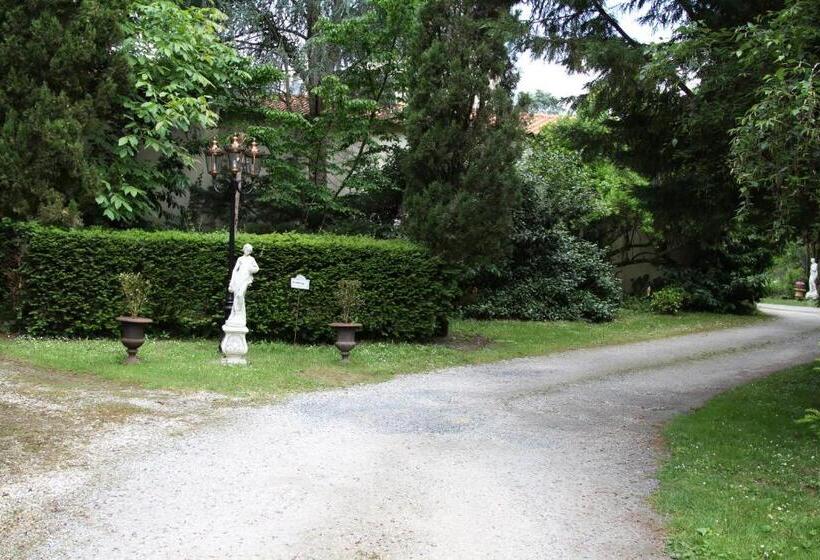 مبيت وإفطار Château Du Bois De La Noe