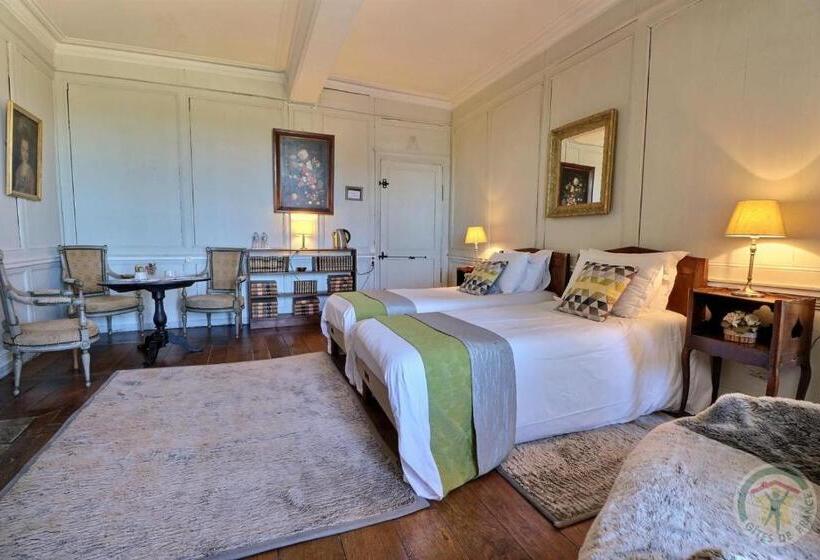 مبيت وإفطار Château Du Golf De La Freslonnière