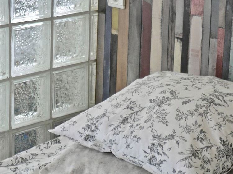 تختخواب و صبحانه Clos Des Boulevards