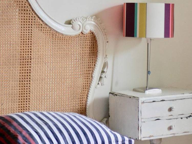 تختخواب و صبحانه Clos Des Boulevards