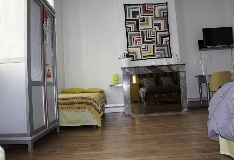 تختخواب و صبحانه Clos Des Boulevards