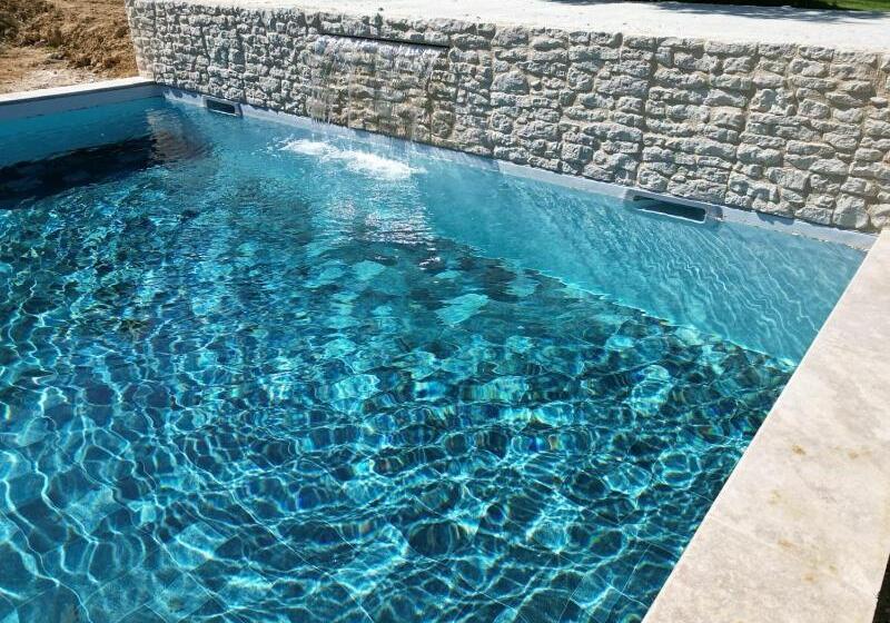 צימר Domaine La Sauzette