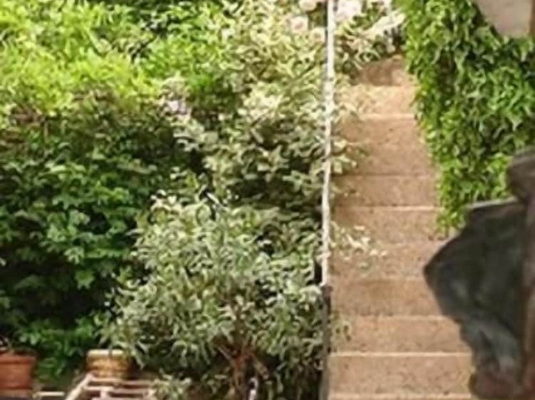 Bed and Breakfast L Amandari