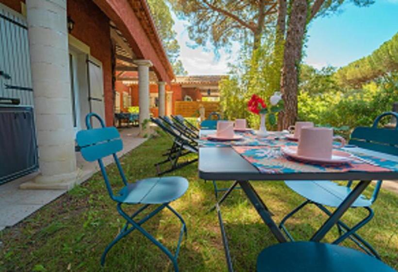 住宿加早餐  La Bastide Des Pins