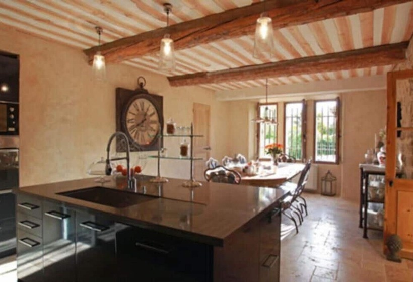 민박 La Maison Des Remparts