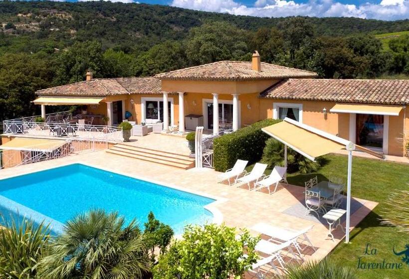 مبيت وإفطار La Tarentane