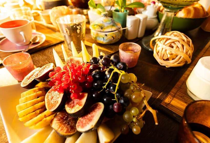 ベッドアンドブレックファースト La Vieille Maison   Chambre Et Halte Gourmande